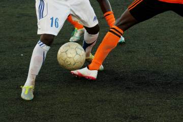 FIFA安排葡萄牙裁判组执法阿根廷vs瑞士，球迷质疑判罚公正性｜开云官网首页（配图示意）